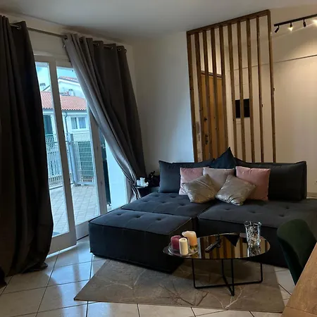 Grazioso Con Giardino