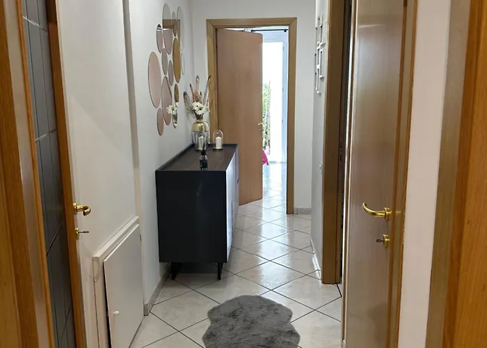 Grazioso Con Giardino