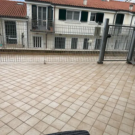 Дом отдыха Grazioso Con Giardino Порто-Реканати