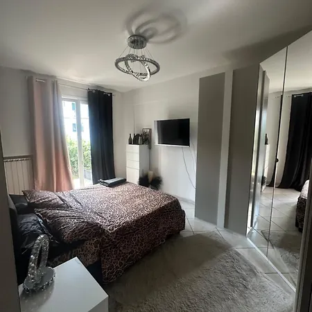 Grazioso Con Giardino * Порто-Реканати