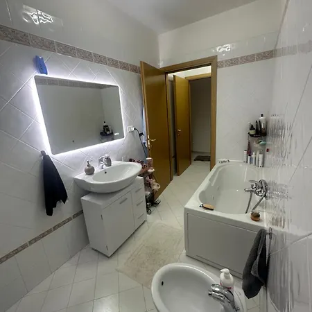 Grazioso Con Giardino